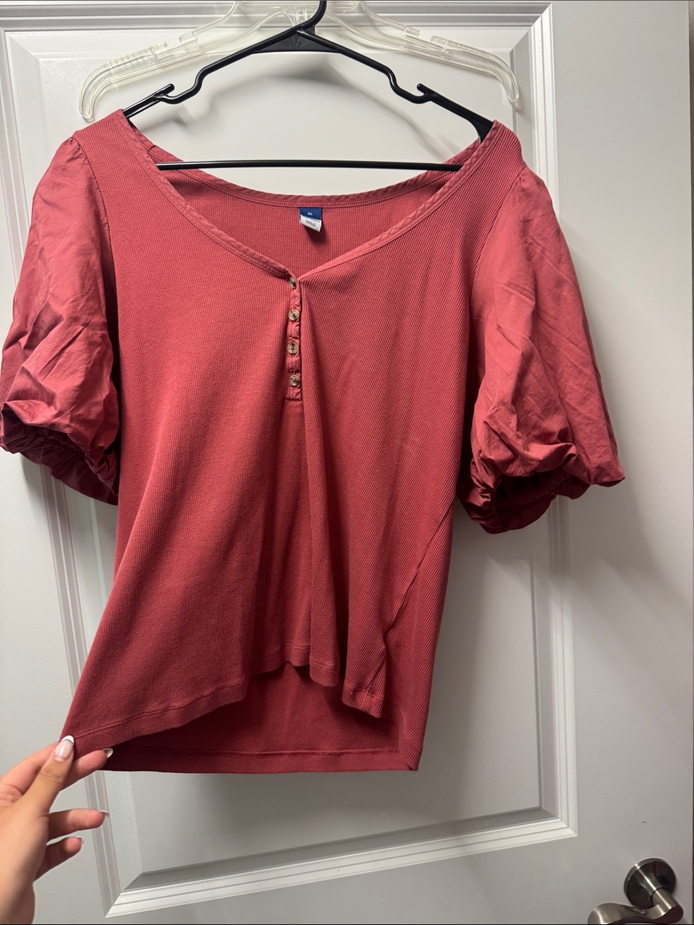 Women's Dusty Rose Puff-Sleeve Henley Top
